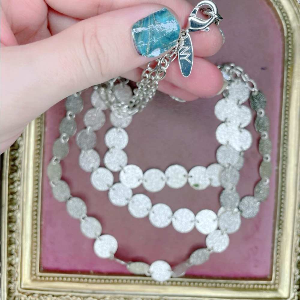 4411u. Glitter NY Silvertone Necklace